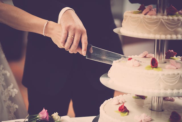 What flavor are most wedding cakes?