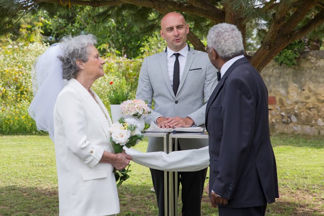 How to Become a Wedding Officiant – A Simple Step-by-Step Guide