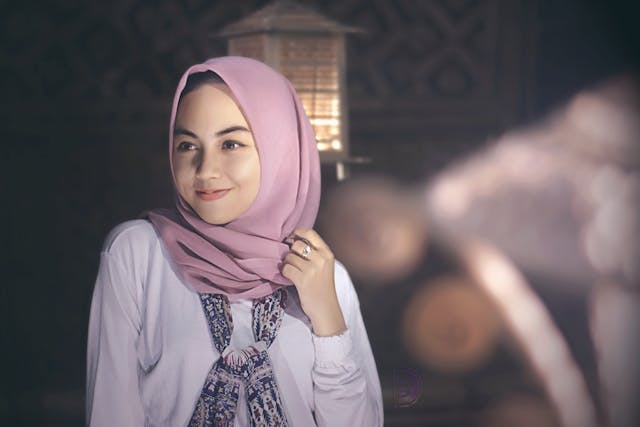 How to Wear a Scarf: Step-by-Step Guide with Styles and Tips