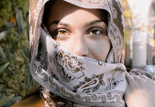 How to Wear a Scarf: Step-by-Step Guide with Styles and Tips